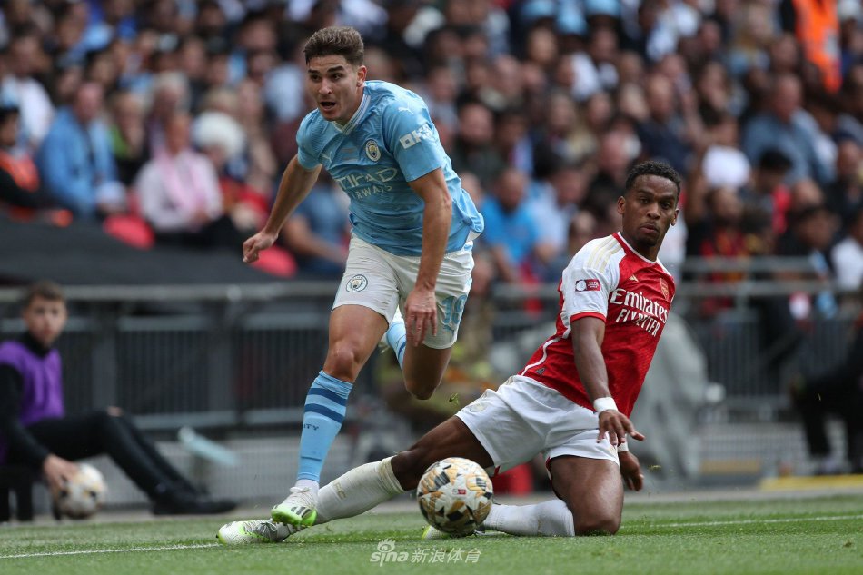 兼顾攻守的 兼顾攻守的